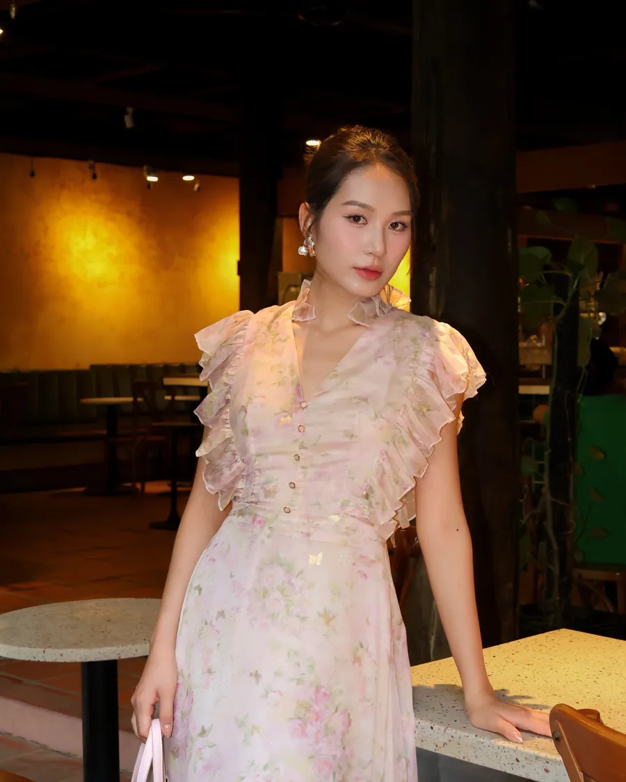 Đầm tơ hoa cánh tiên — Một ngày ở phố cổ Hội An