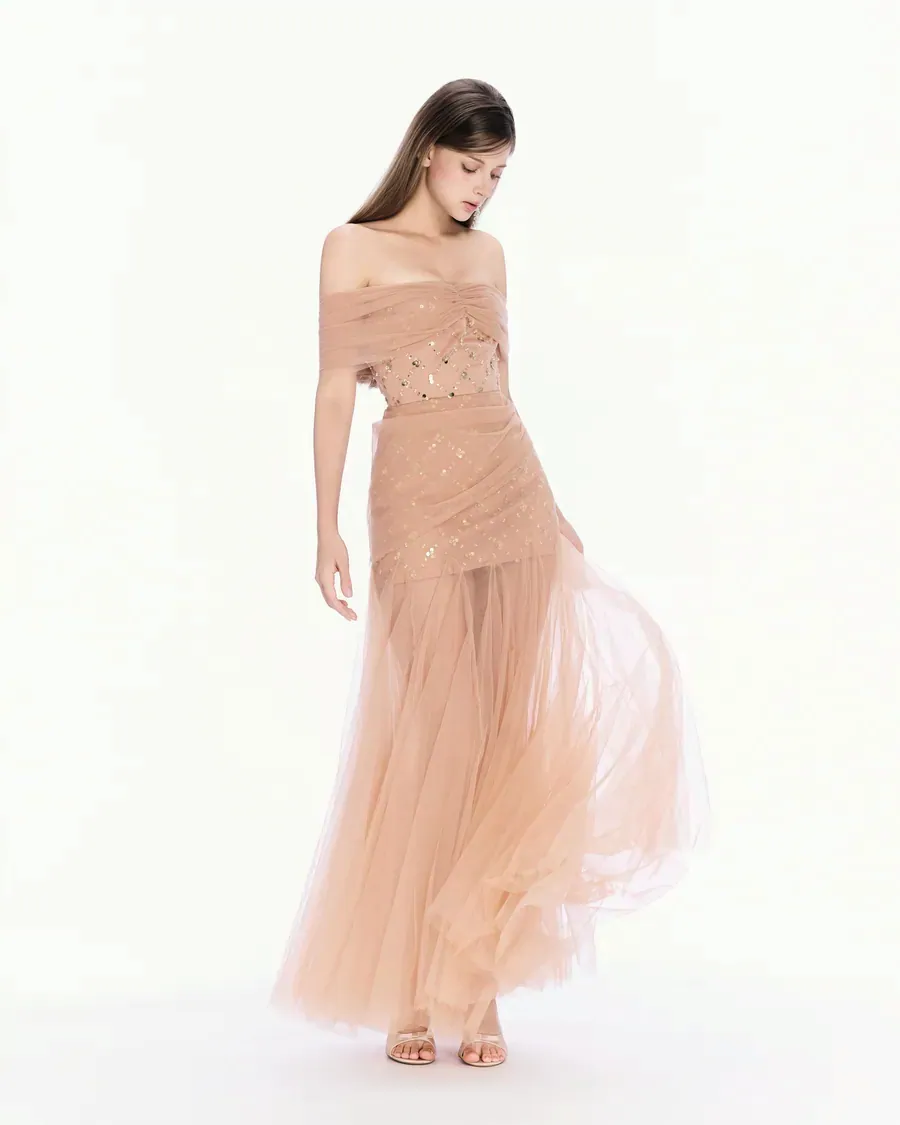 Đầm dạ hội kim sa trễ vai màu Nude — ảnh 4