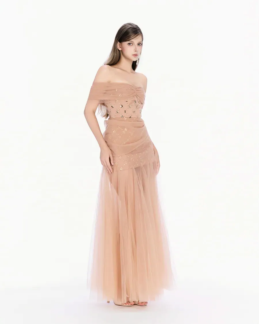 Đầm dạ hội kim sa trễ vai màu Nude — ảnh 6